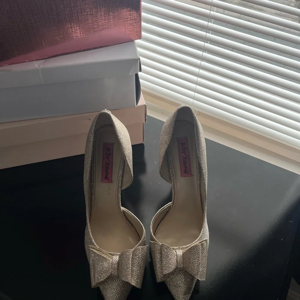 Cheap heels - Picture 2 of 2